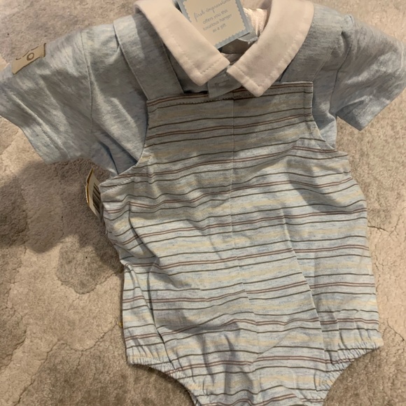 BRAND NEW Onesie by First Impressions - Picture 5 of 5